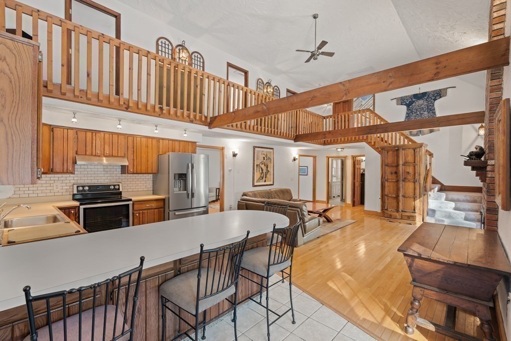 8 Heather Hill Road Acton, MA 01720 - Photo 3 of 35 Gallery Image 3