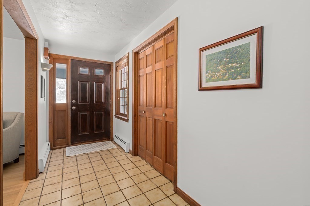 8 Heather Hill Road Acton, MA 01720 - Photo 4 of 35 Gallery Image 4