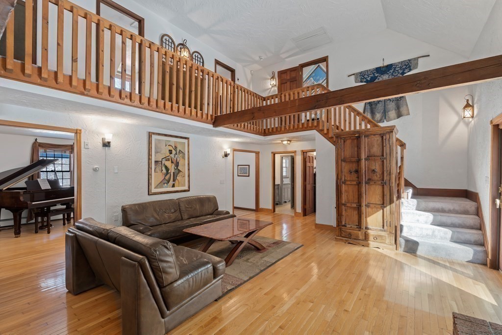 8 Heather Hill Road Acton, MA 01720 - Photo 8 of 35 Gallery Image 8