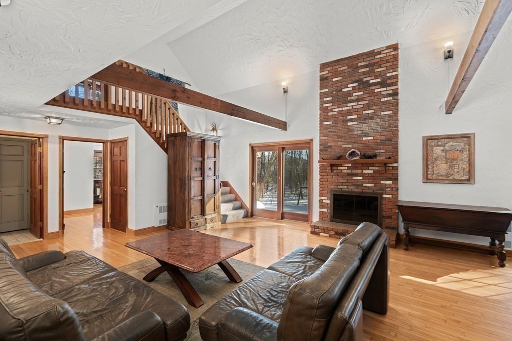 8 Heather Hill Road Acton, MA 01720 - Photo 9 of 35 Gallery Image 9