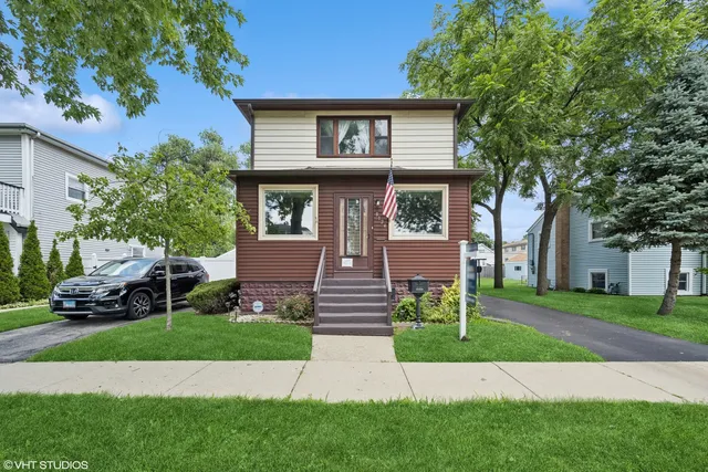 $370,000 | 8124 44th Street, Lyons, IL 60534