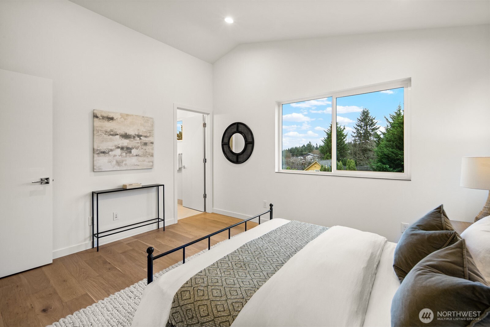 713 North 70th Street Seattle, WA 98103 - Photo 13 of 28