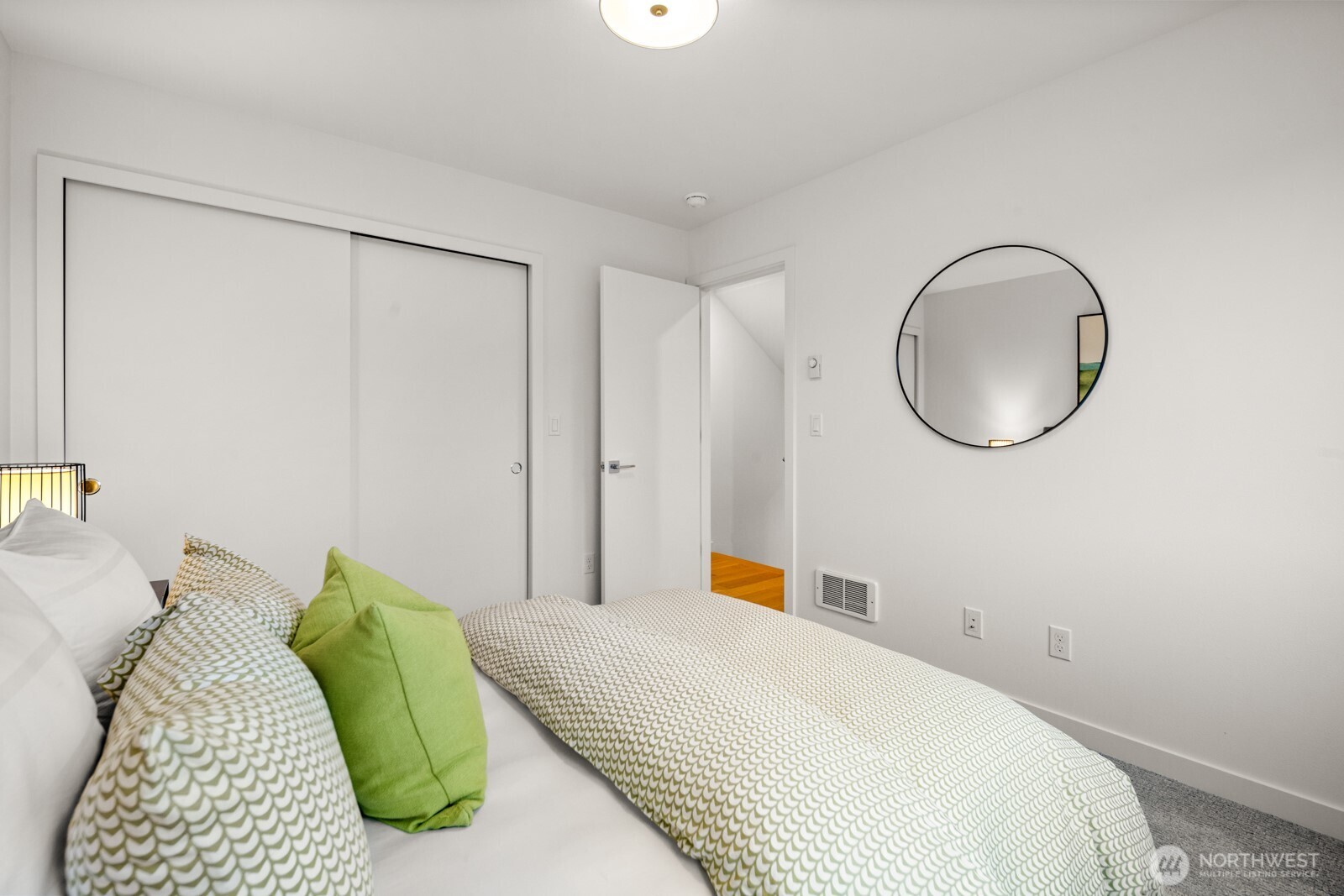 713 North 70th Street Seattle, WA 98103 - Photo 17 of 28
