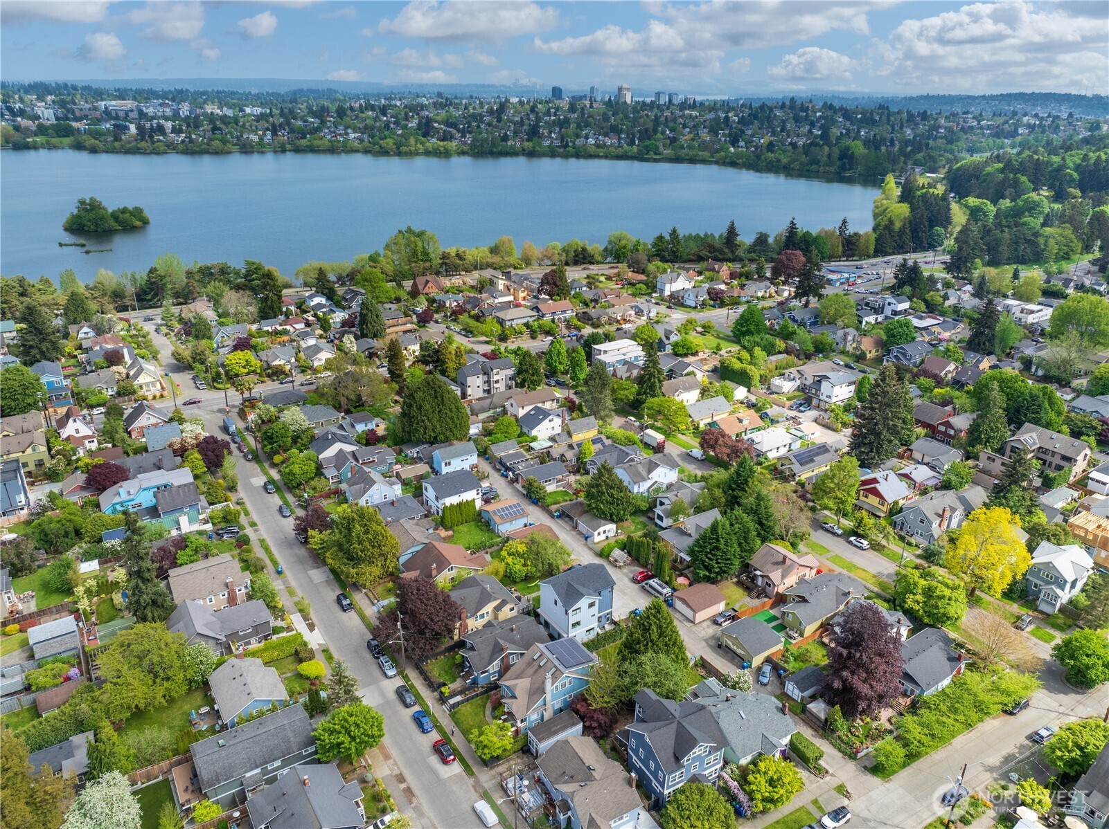 713 North 70th Street Seattle, WA 98103 - Photo 23 of 28