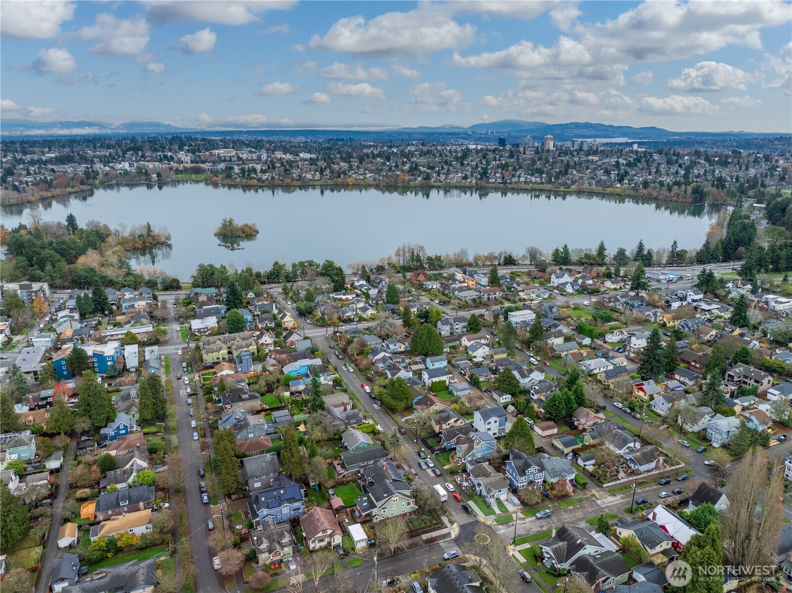 713 North 70th Street Seattle, WA 98103 - Photo 26 of 28
