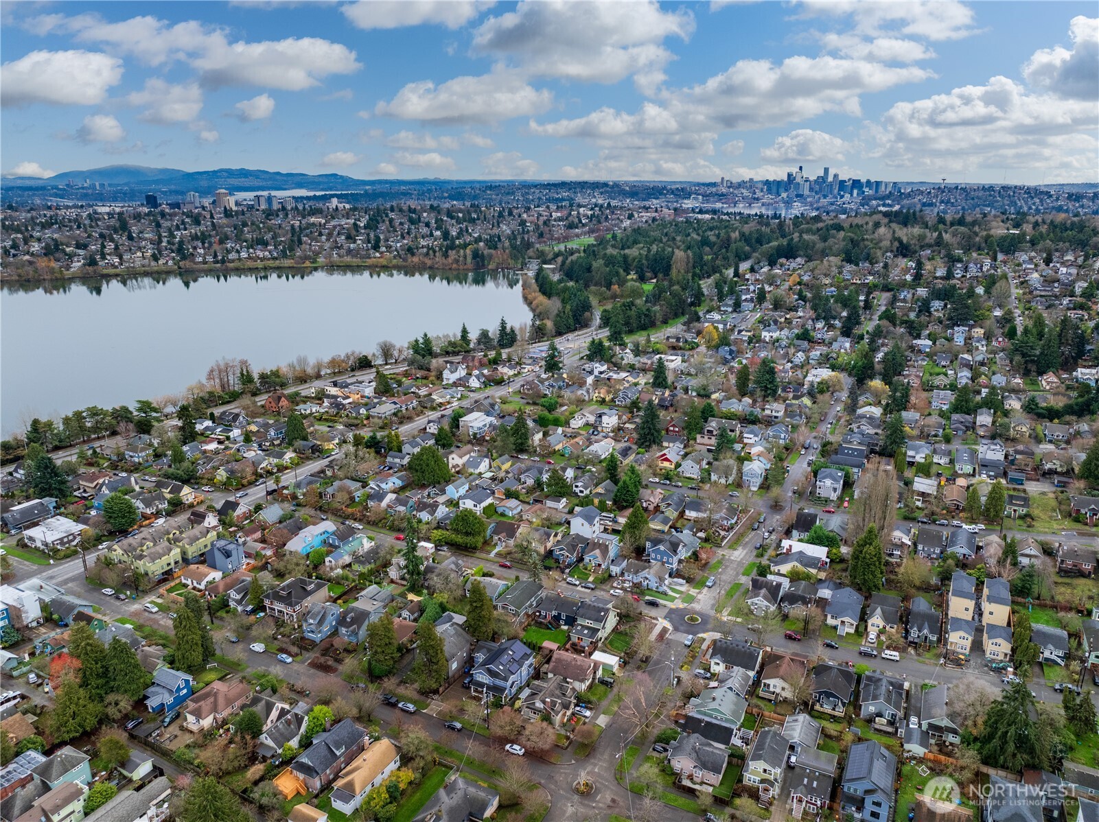 713 North 70th Street Seattle, WA 98103 - Photo 27 of 28
