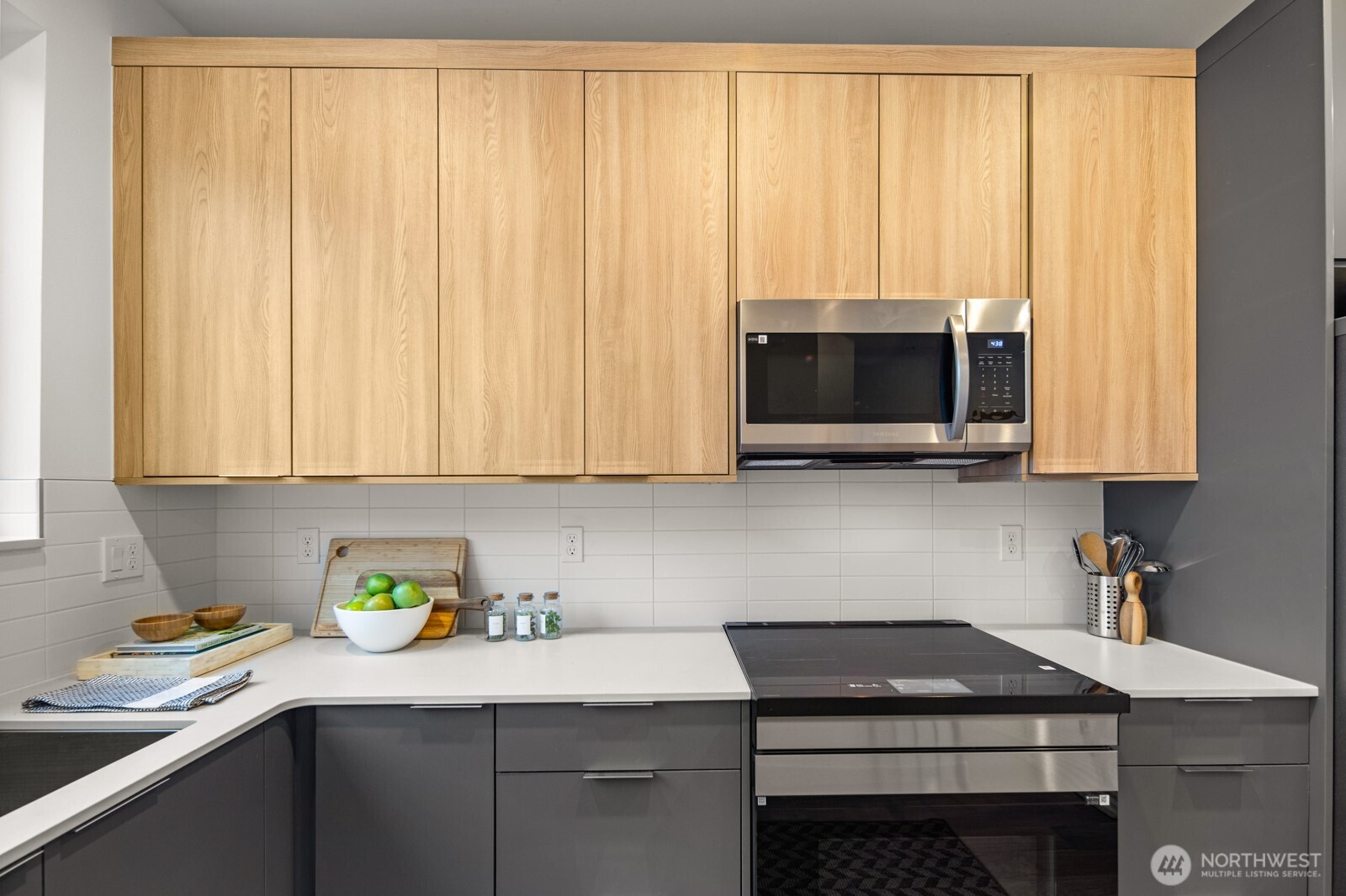 713 North 70th Street Seattle, WA 98103 - Photo 10 of 28