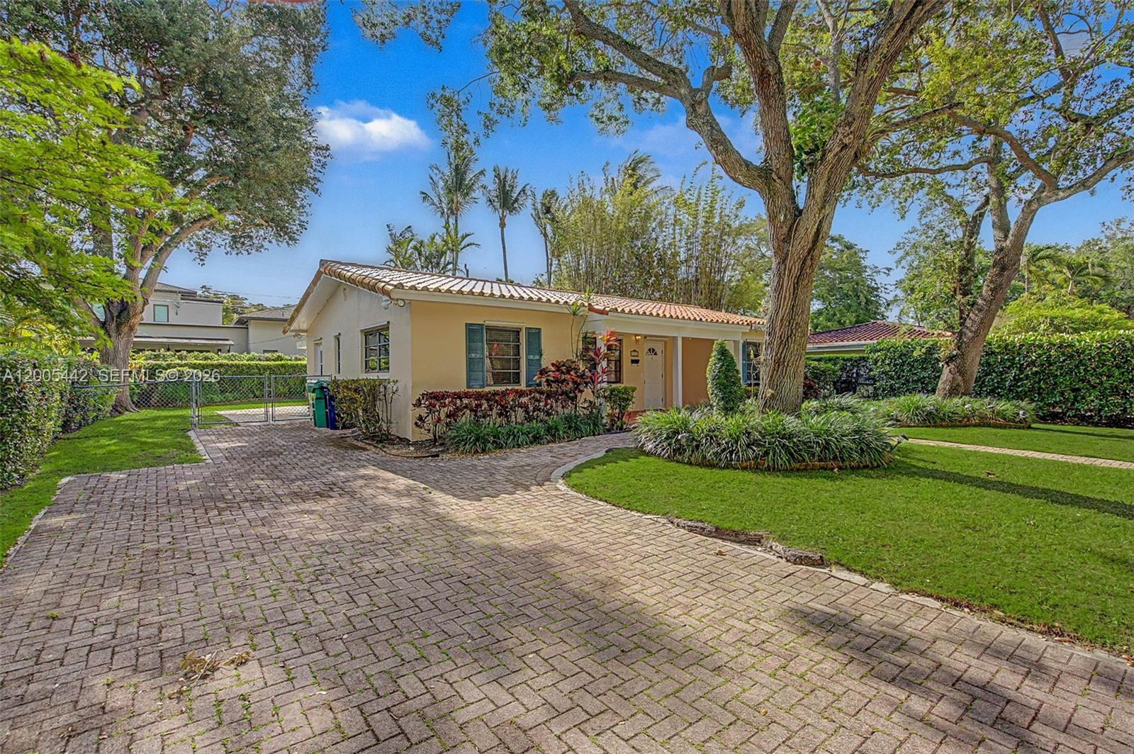 8115 Southwest 63rd Place Miami, FL 33143 - Photo 2 of 32