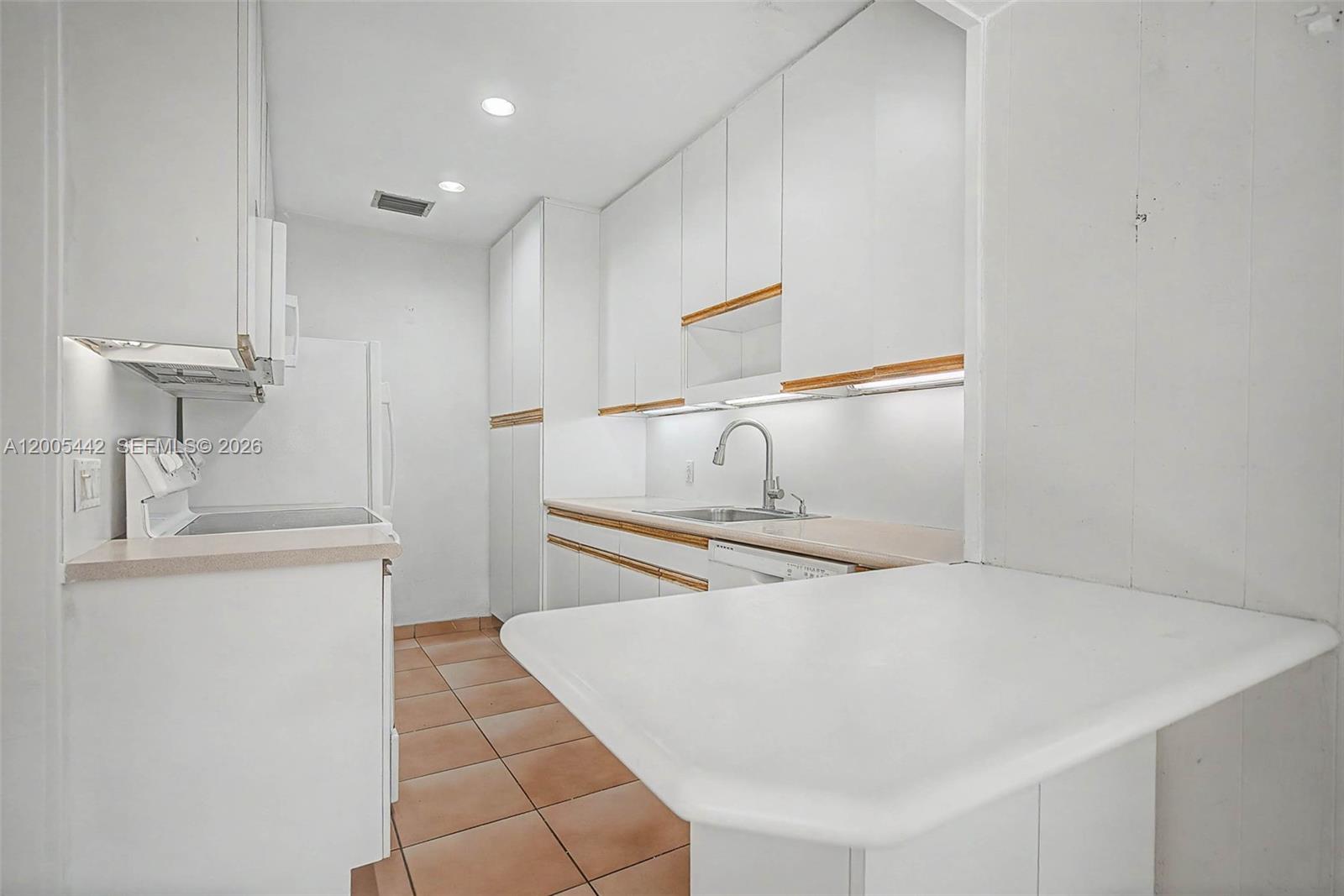 8115 Southwest 63rd Place Miami, FL 33143 - Photo 26 of 32