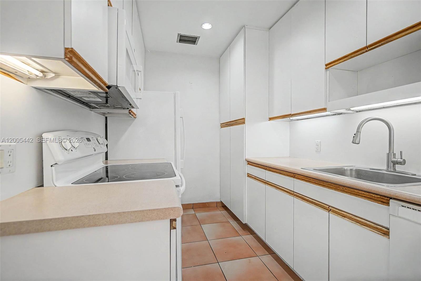 8115 Southwest 63rd Place Miami, FL 33143 - Photo 27 of 32