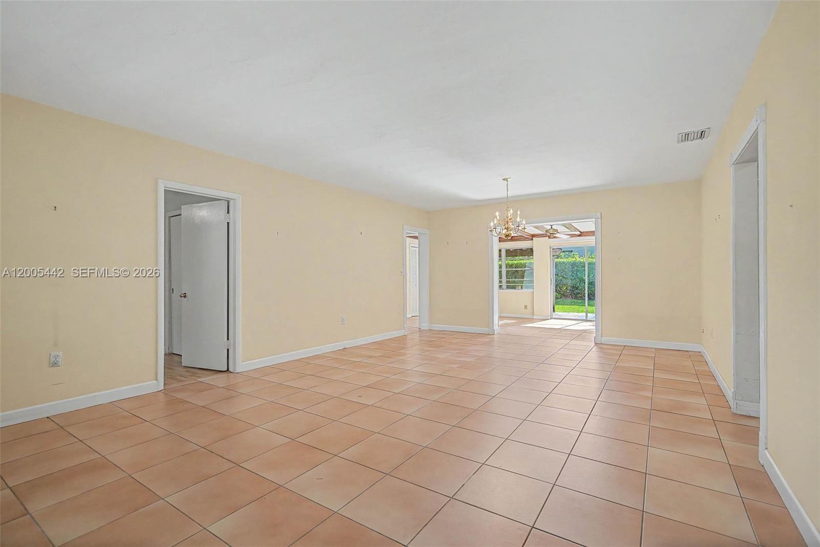 8115 Southwest 63rd Place Miami, FL 33143 - Photo 5 of 32