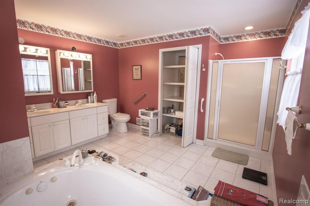 267 Brighton Road Howell, MI 48843 - Photo 10 of 25