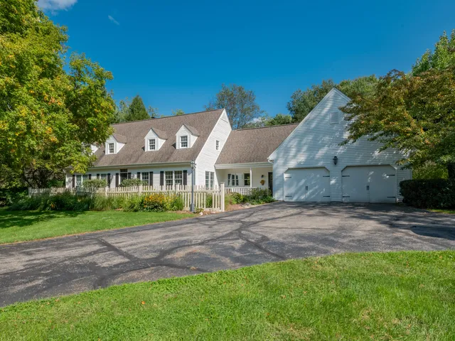 $995,000 | 21520 Swafford Road, Battle Creek, MI 49017