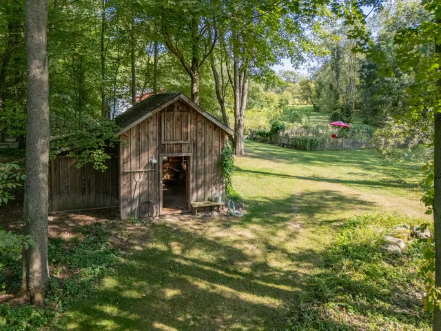 $995,000 | 21520 Swafford Road, Battle Creek, MI 49017