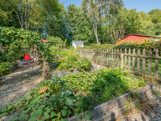 $995,000 | 21520 Swafford Road, Battle Creek, MI 49017