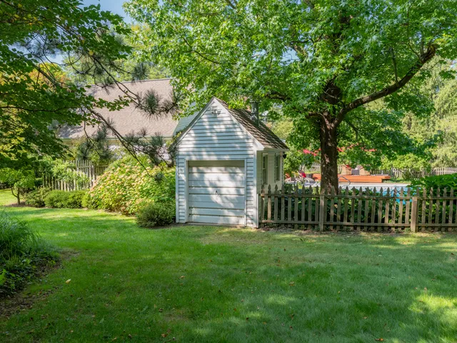 $995,000 | 21520 Swafford Road, Battle Creek, MI 49017