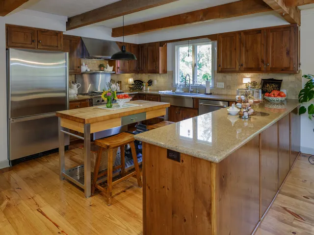 $995,000 | 21520 Swafford Road, Battle Creek, MI 49017