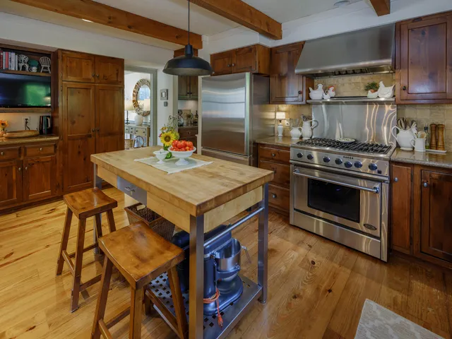 $995,000 | 21520 Swafford Road, Battle Creek, MI 49017