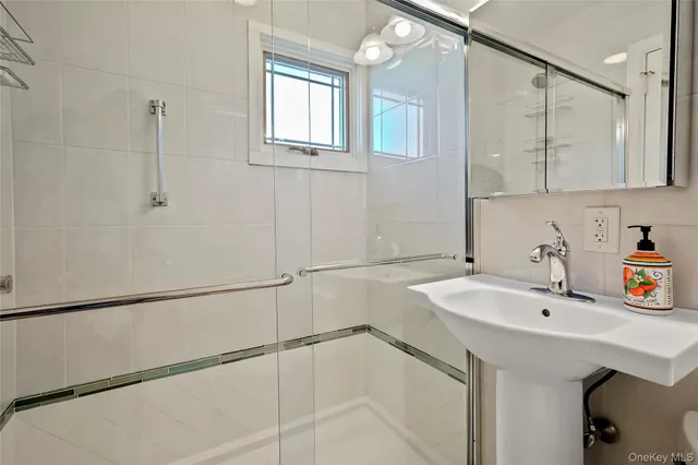 $1,595,000 | 425 Washington Avenue, Pelham, NY 10803