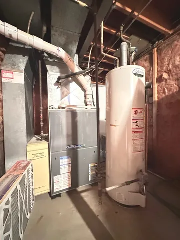 a view of entryway with outdoor