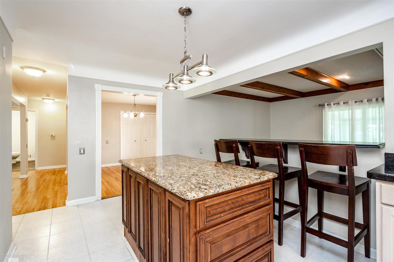 21737 River Road Grosse Pointe, MI 48236 - Photo 16 of 53 50025521-17.JPG