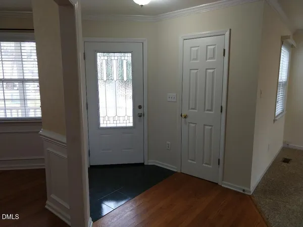 $2,375 | 136 Trafalgar Lane, Cary, NC 27513