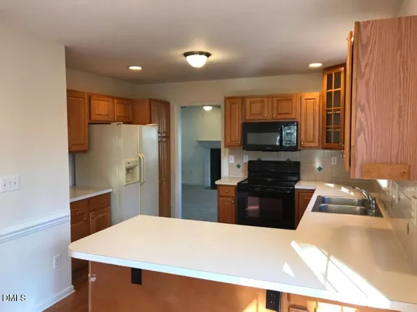 $2,375 | 136 Trafalgar Lane, Cary, NC 27513