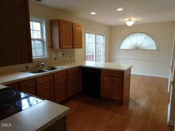 $2,375 | 136 Trafalgar Lane, Cary, NC 27513