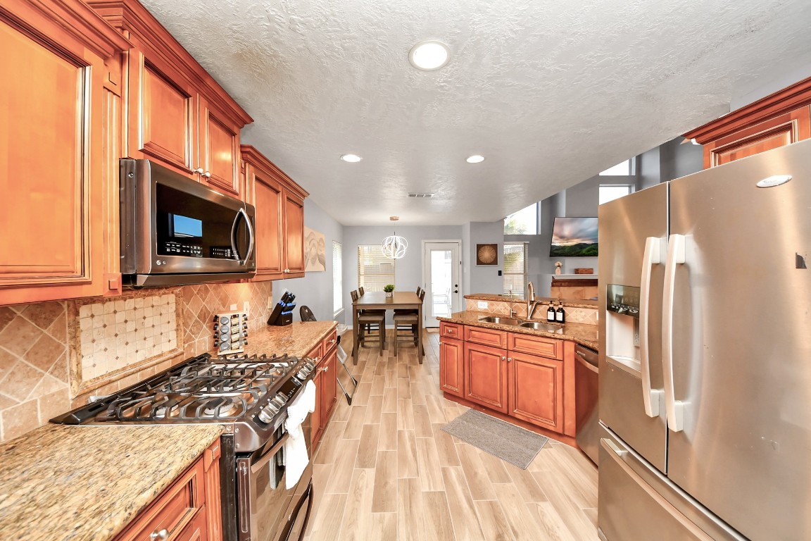 12711 Laurel Bank Way Houston, TX 77014 - Photo 15 of 49