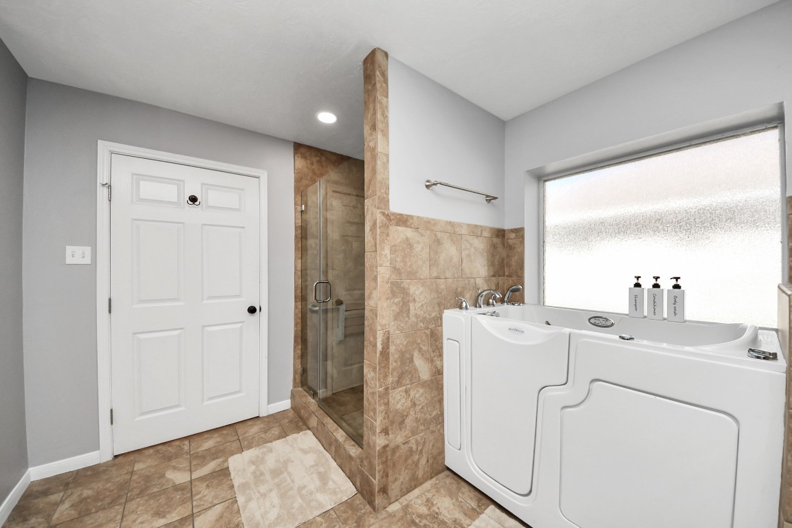 12711 Laurel Bank Way Houston, TX 77014 - Photo 40 of 49