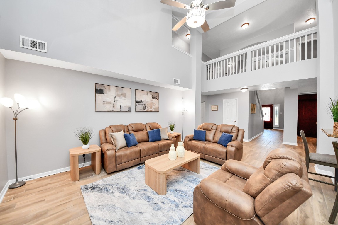 12711 Laurel Bank Way Houston, TX 77014 - Photo 9 of 49