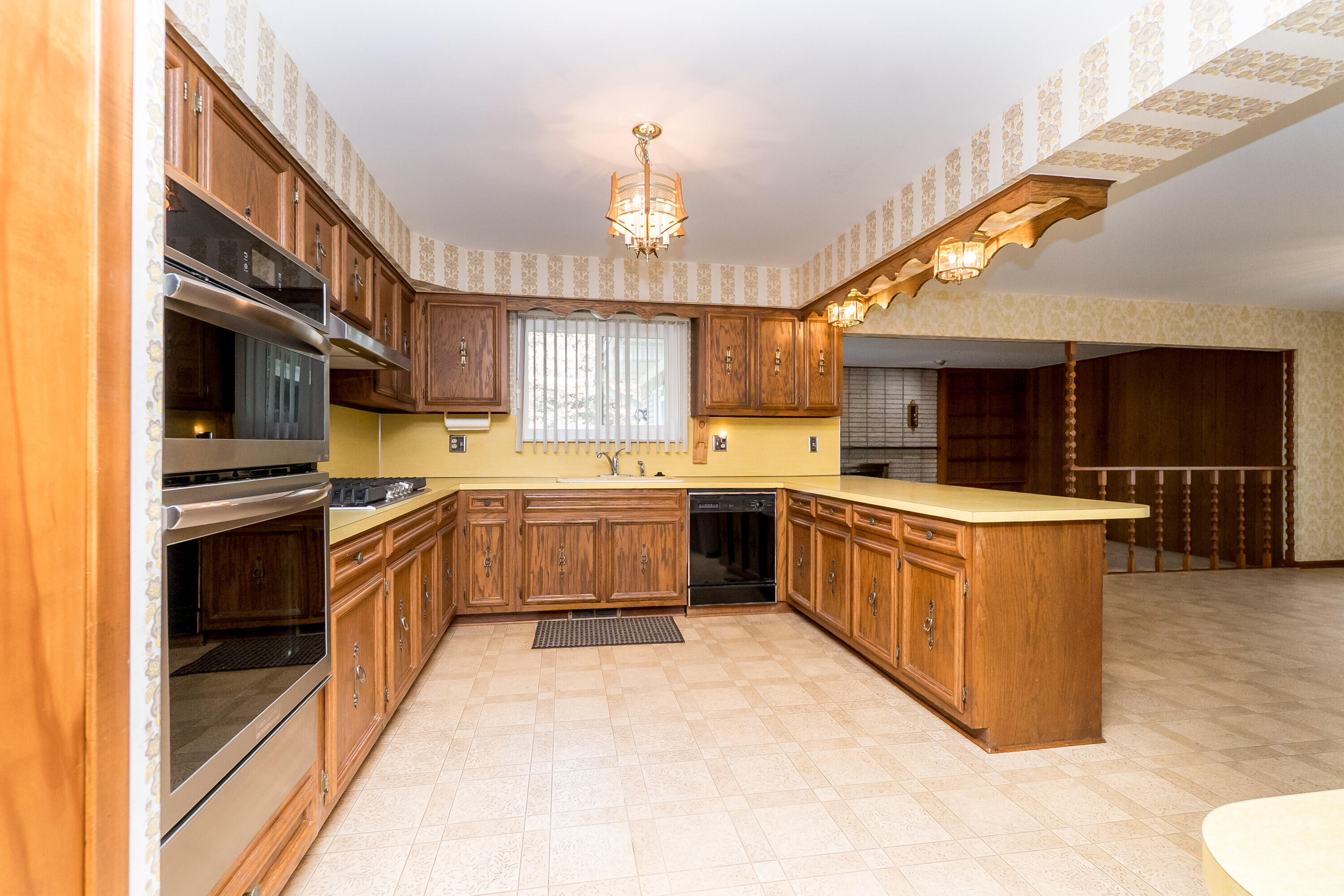 17596 Levan Road Livonia, MI 48152 - Photo 9 of 42 014_48