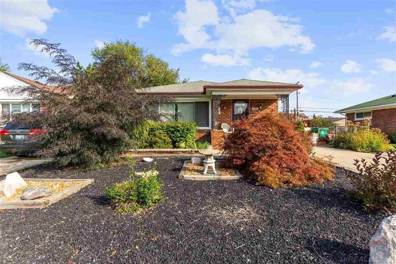 16829 East Eight Mile Road Eastpointe, MI 48021 - Photo 1 of 23 50055714.JPG