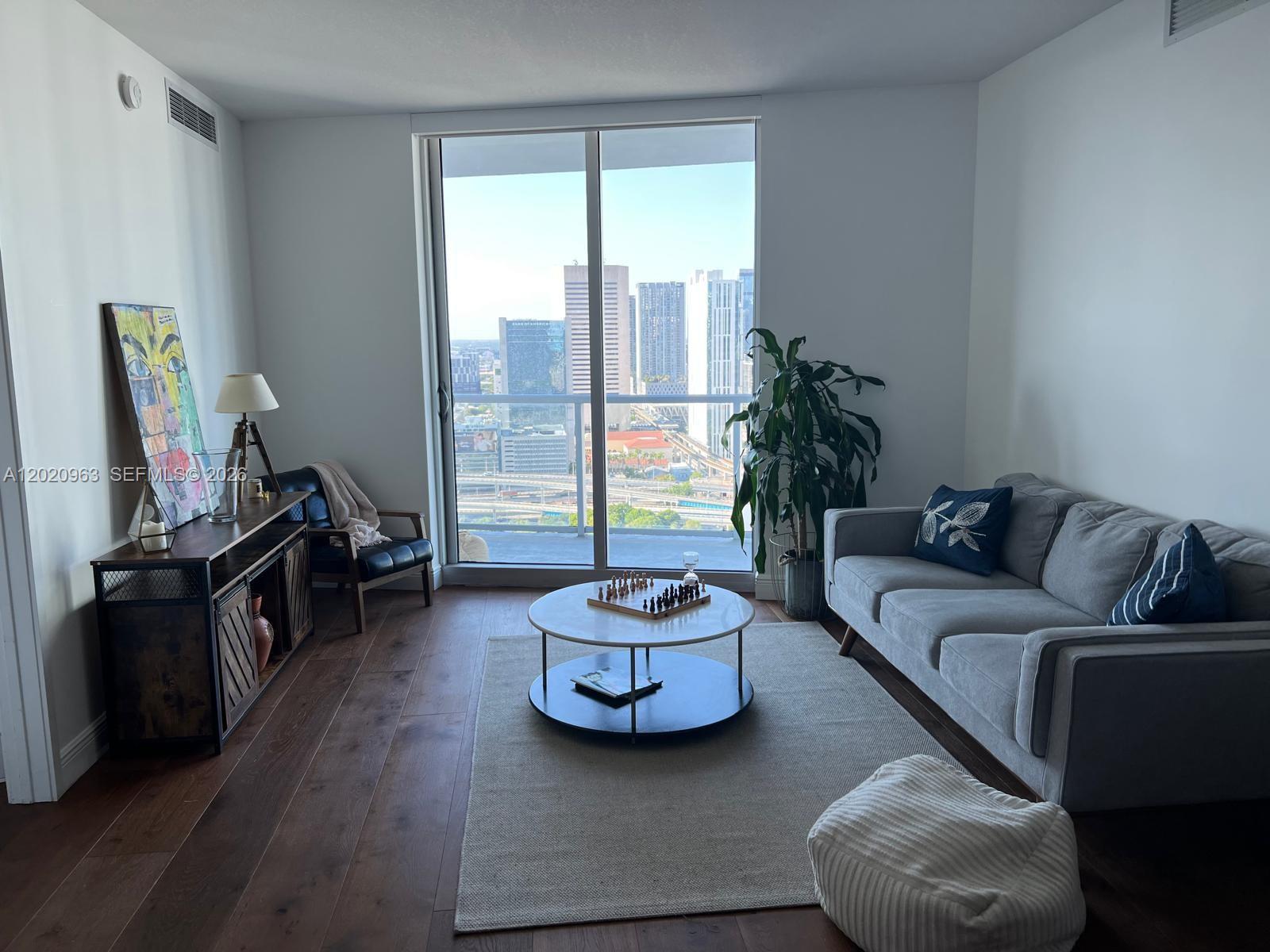 185 Southwest 7th Street, Unit 3209 Miami, FL 33130 - Photo 2 of 54
