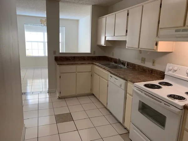 $1,375 | 1515 Paul Russell Road, Unit 85, Tallahassee, FL 32301