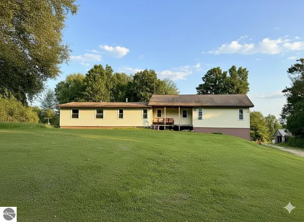 $285,000 | 16178 150th Avenue, Leroy, MI 49655