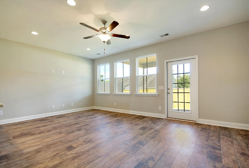 7854 Montview Road North Charleston, SC 29418 - Photo 11 of 51 Family Room