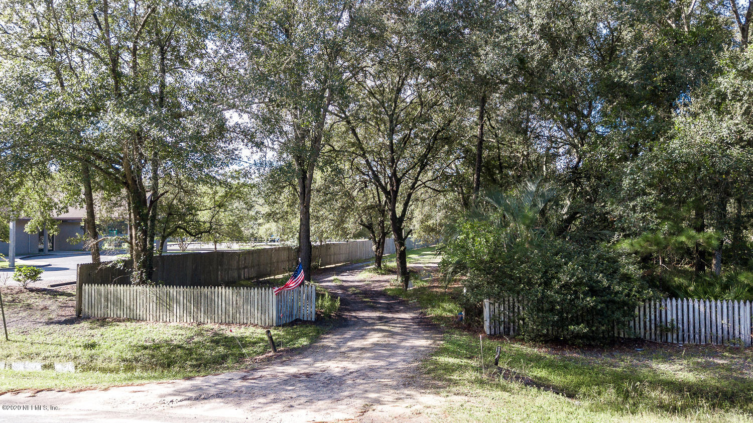 3642 Russell Road Green Cove Springs, FL 32043 - Photo 5 of 33 Exterior Driveway b