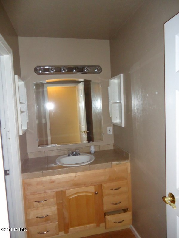 7140 North Gemstone Road Tucson, AZ 85743 - Photo 11 of 13 Gallery Image 11