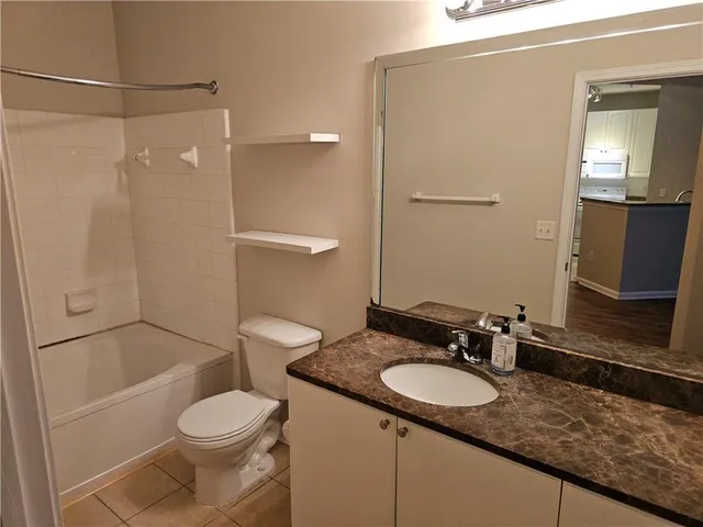 $1,525 | 10 Perimeter Summit Boulevard, Unit 1303, Brookhaven, GA 30319