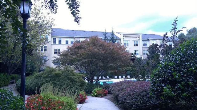 $1,525 | 10 Perimeter Summit Boulevard, Unit 1303, Brookhaven, GA 30319