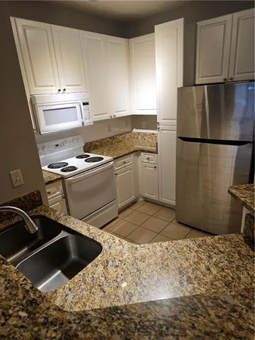 $1,525 | 10 Perimeter Summit Boulevard, Unit 1303, Brookhaven, GA 30319