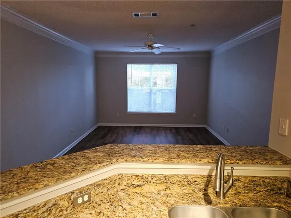 $1,425 | 10 Perimeter Summit Boulevard, Unit 1303, Brookhaven, GA 30319