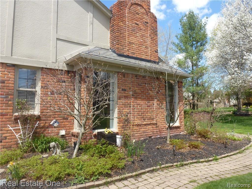 3536 Holiday Court Rochester Hills, MI 48306 - Photo 5 of 63