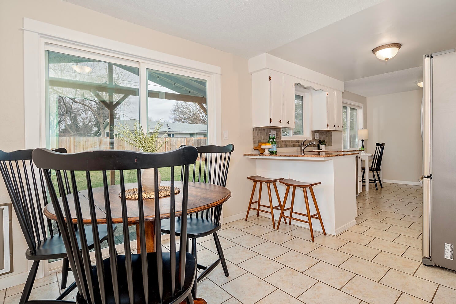708 Talbot Street Eagle Point, OR 97524 - Photo 10 of 23 10-Dining & Kitchen