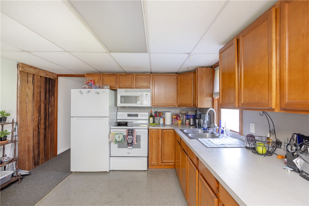 246 Long Highway Little Compton, RI 02837 - Photo 15 of 33