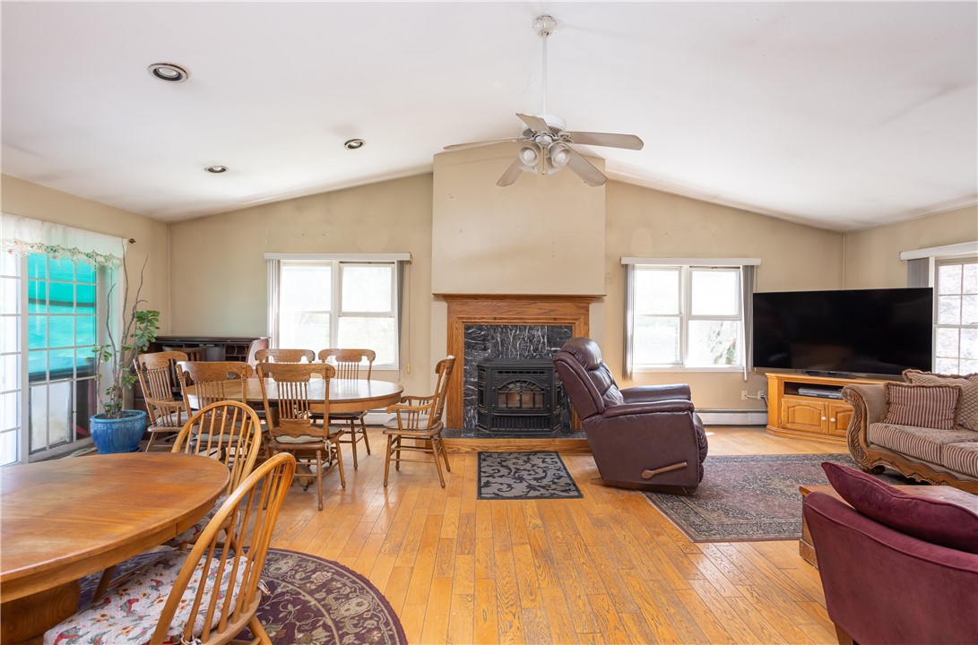 246 Long Highway Little Compton, RI 02837 - Photo 8 of 33