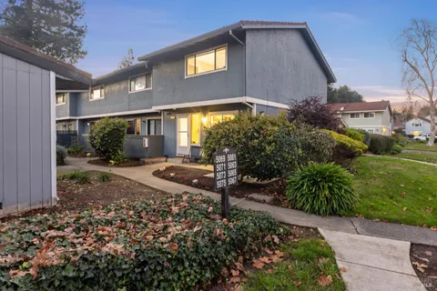 $415,000 | 5061 Country Club Drive, Rohnert Park, CA 94928