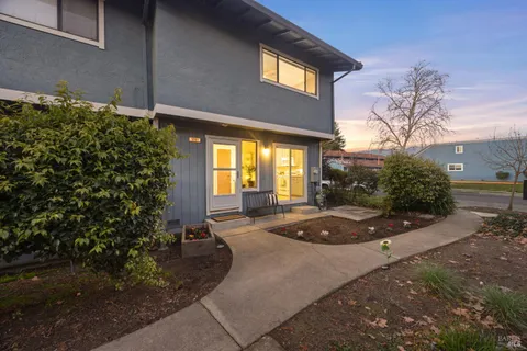 $415,000 | 5061 Country Club Drive, Rohnert Park, CA 94928