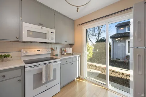 $415,000 | 5061 Country Club Drive, Rohnert Park, CA 94928